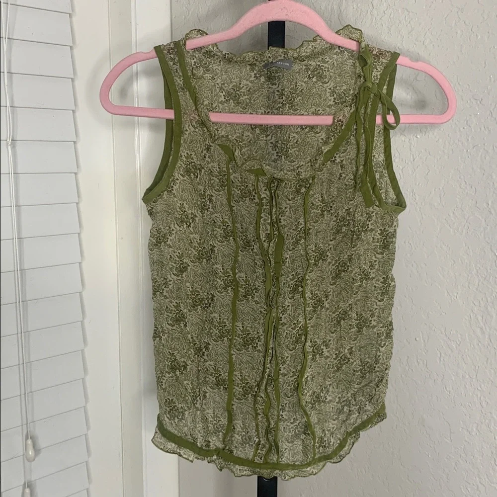 Y2K vintage Ann Taylor sheer Olive Lace Sleeveless whimsical feminine dainty top - Picture 6 of 7